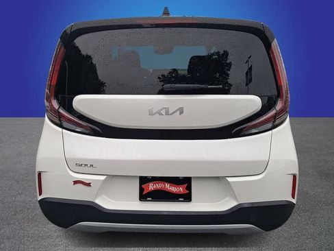 Used 2023 Kia Soul LX w/ Option Group 015 FWD image 5