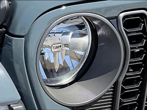 New 2025 Jeep Gladiator Sport image 13