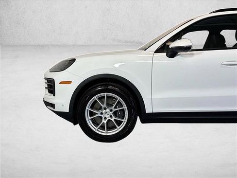 Used 2026 Porsche Cayenne AWD/4WD image 28
