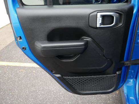 Used 2022 Jeep Wrangler Unlimited Willys image 29