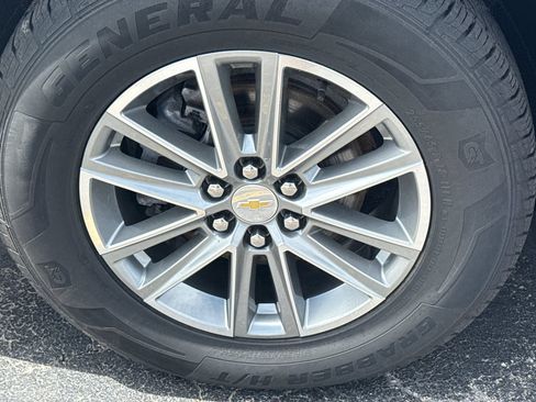 Used 2023 Chevrolet Traverse LT w/ LPO, Floor Liner Package AWD/4WD image 10
