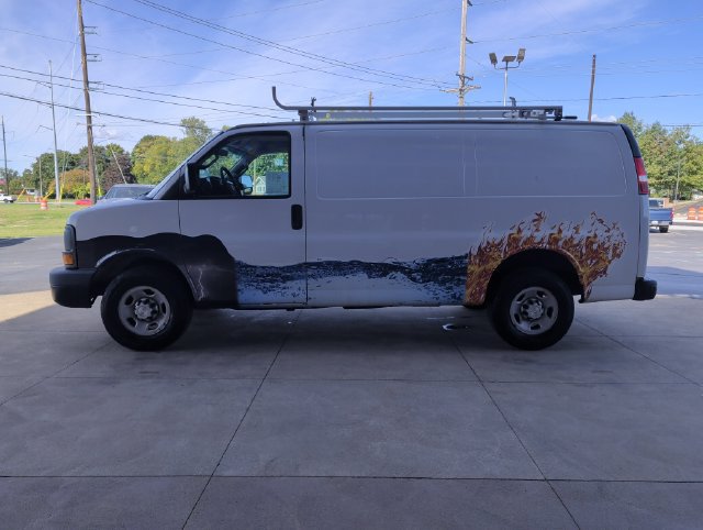 Used 2016 Chevrolet Express 2500 RWD image 4