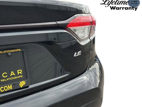 Used 2022 Toyota Corolla LE image 30
