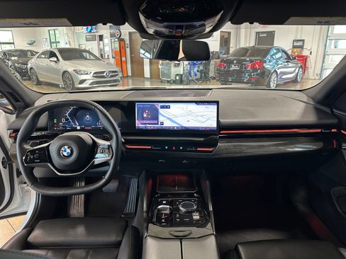 Used 2024 BMW 530i w/ Convenience Package RWD image 16