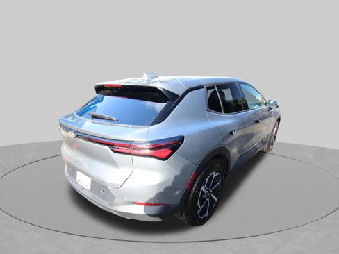 Certified 2026 Chevrolet Equinox EV LT FWD image 7