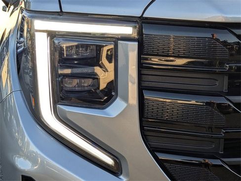 Used 2024 GMC Sierra 1500 Elevation image 7