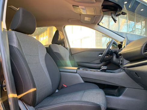 Used 2023 Nissan Rogue SV image 36