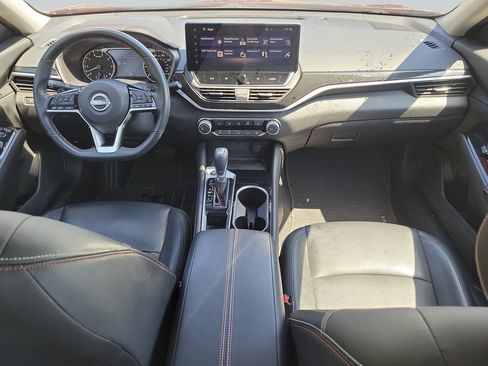 Used 2023 Nissan Altima 2.5 SR w/ SR Premium Package FWD image 10