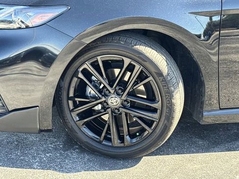 Used 2025 Toyota Camry SE w/ Convenience Package image 40