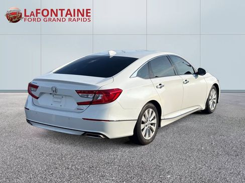 Used 2019 Honda Accord Touring image 7