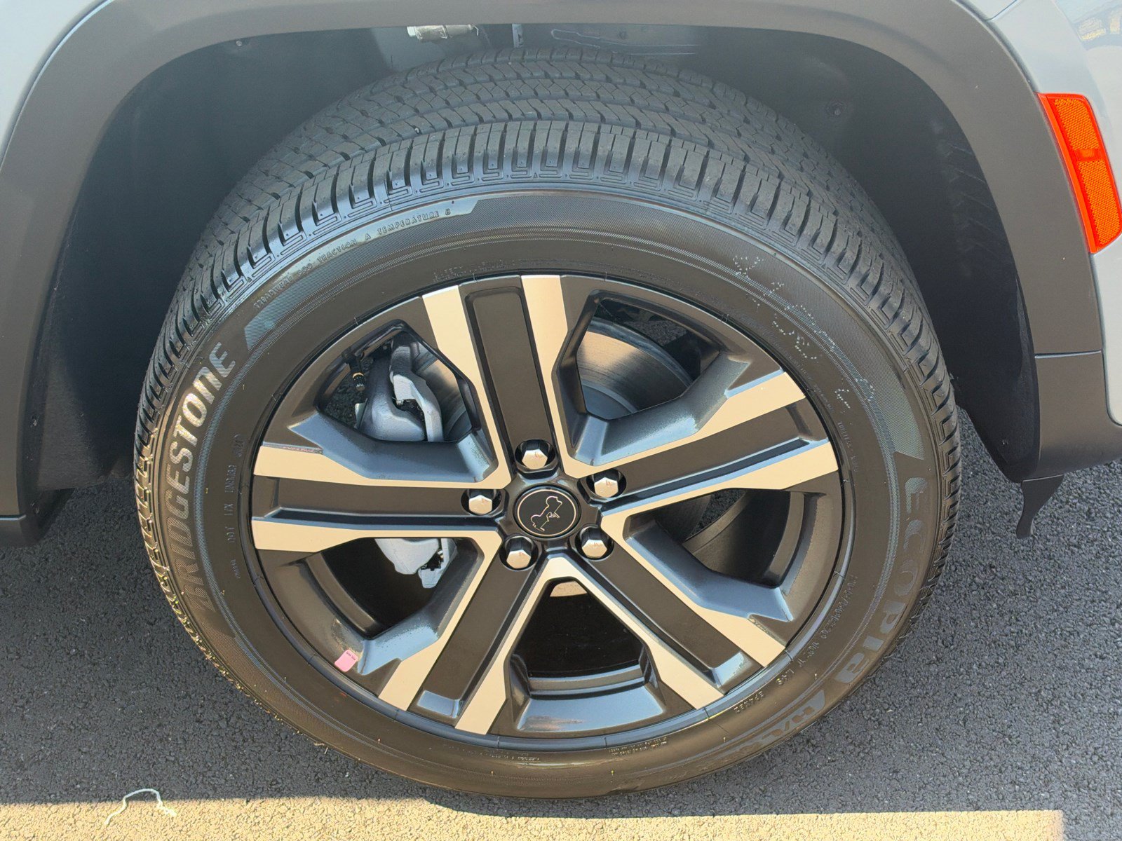 New 2027 Jeep Grand Cherokee Limited AWD/4WD image 12