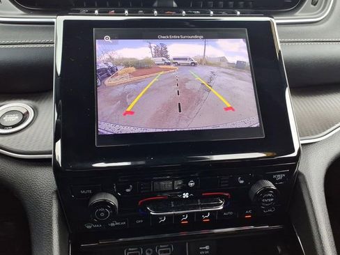 Used 2023 Jeep Grand Cherokee Altitude image 25