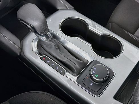 Used 2025 Chevrolet Blazer LT FWD image 24