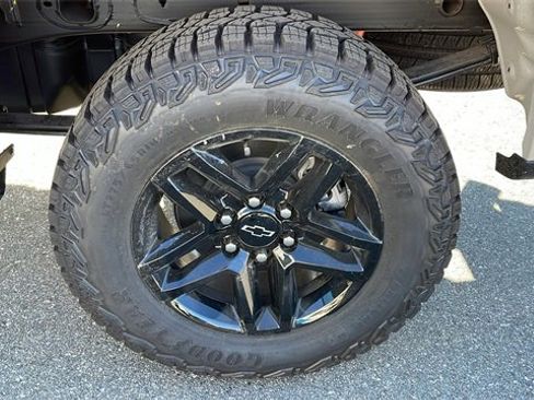 New 2026 Chevrolet Silverado 1500 Custom Trail Boss w/ LPO, Dark Essentials Package image 30