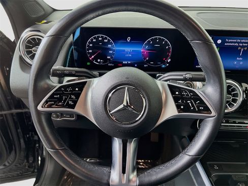 Used 2024 Mercedes-Benz GLB 250 image 13