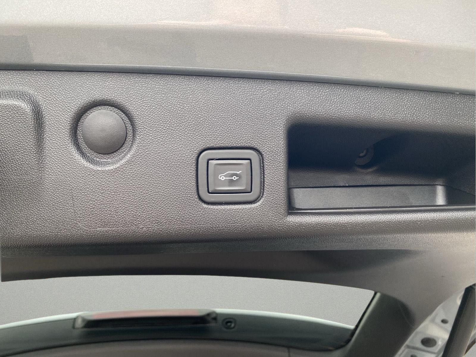 Used 2024 Chevrolet Equinox LT w/ LPO, Floor Liner Package AWD/4WD image 32