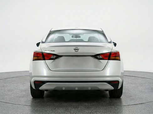 Used 2025 Nissan Altima 2.5 SV image 7