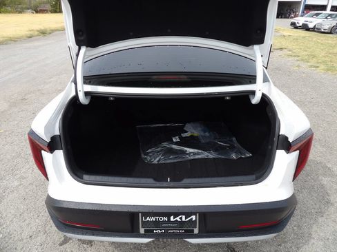 Certified 2025 Kia K4 EX FWD image 9