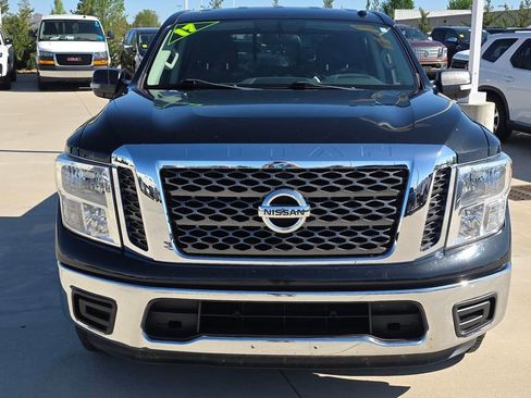 Used 2017 Nissan Titan SV RWD image 9