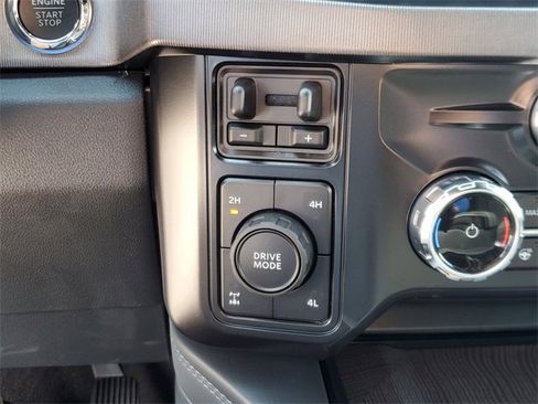 New 2025 Ford F250 Platinum image 30