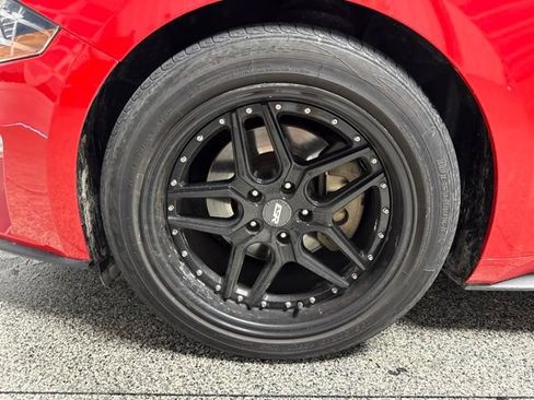 Used 2019 Ford Mustang Premium RWD image 3