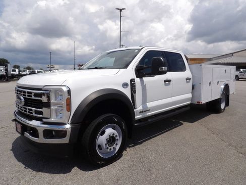Used 2024 Ford F550 4x4 Crew Cab Super Duty w/ XLT Value Package image 3