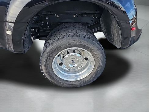 Used 2024 Ford F450 Lariat w/ Chrome Package image 16