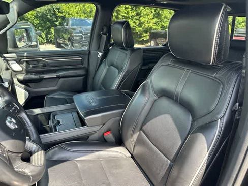 Used 2020 RAM 1500 Limited w/ Black Appearance Package AWD/4WD image 5