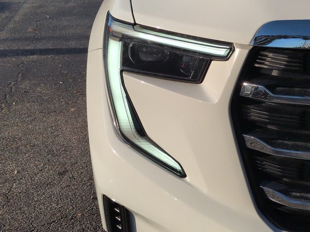 Used 2025 GMC Acadia Elevation FWD image 9