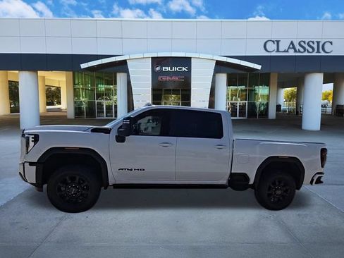Used 2025 GMC Sierra 2500 AT4 w/ AT4 Premium Plus Package AWD/4WD image 4