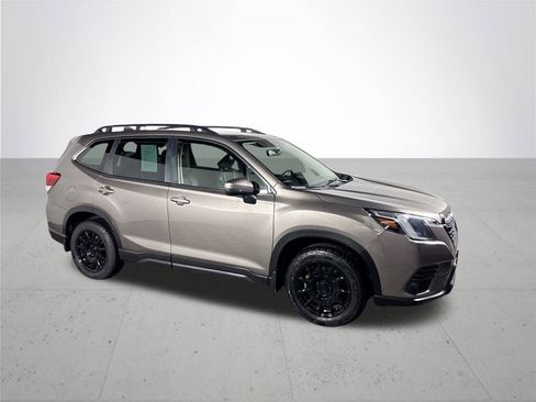 Used 2022 Subaru Forester Limited w/ Popular Package #2 image 4