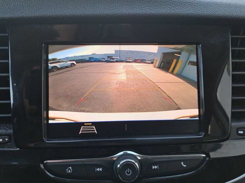 Used 2022 Buick Encore Preferred AWD/4WD image 20
