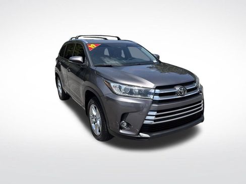 Used 2019 Toyota Highlander Limited AWD/4WD image 3