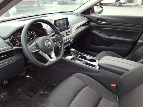Used 2024 Nissan Altima 2.5 SV FWD image 10