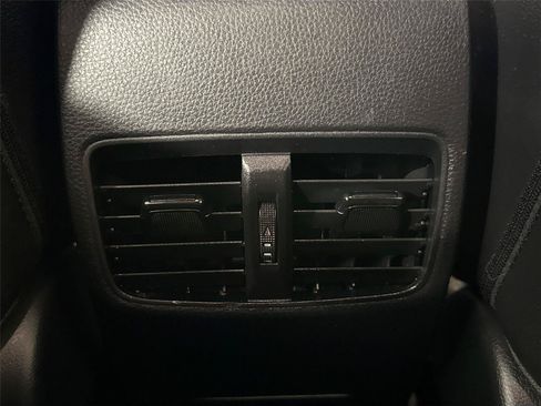 Certified 2025 Toyota Corolla Cross XLE FWD image 34