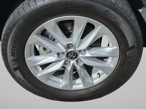 Used 2022 Toyota Corolla Cross LE FWD image 22