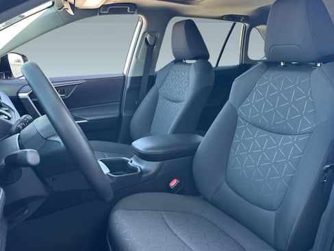 Used 2025 Toyota RAV4 XLE image 25