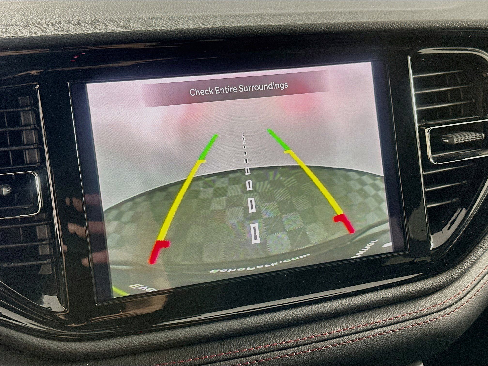Used 2025 Dodge Durango GT RWD image 23