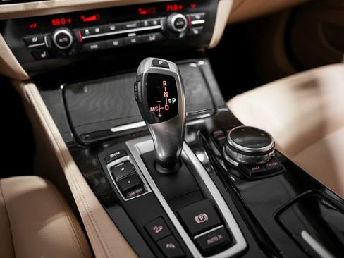 Used 2015 BMW 528i xDrive Sedan image 17