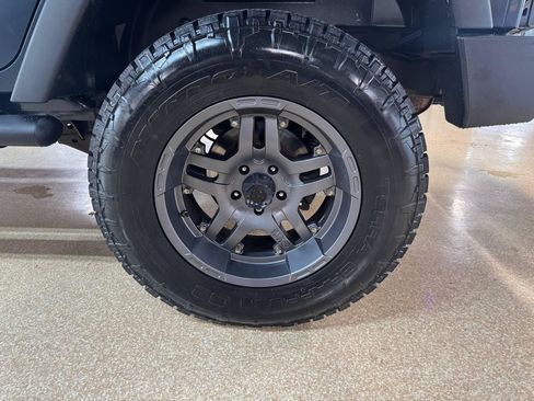 Used 2008 Jeep Wrangler Unlimited X AWD/4WD image 38