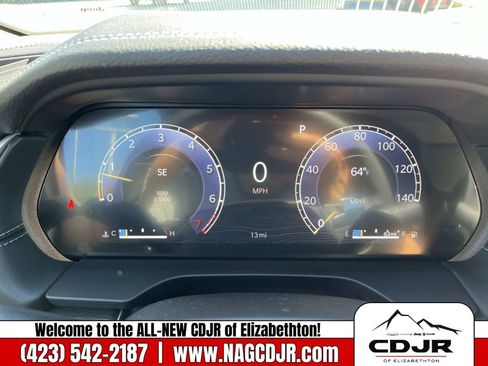 New 2025 Jeep Grand Cherokee Limited w/ Black Appearance Package image 32