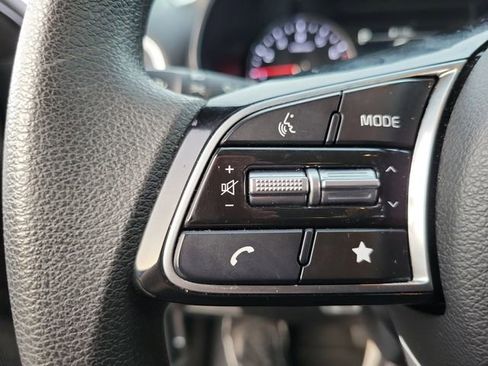 Used 2024 Kia Forte LXS w/ LXS Technology Package image 7