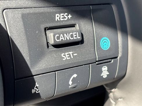 New 2025 Nissan Pathfinder SV w/ Black Appearance Package image 26