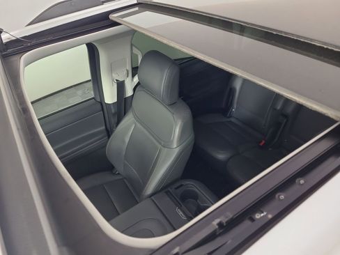 Used 2025 Ford Expedition Max Active image 9