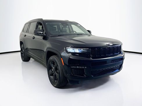 Used 2023 Jeep Grand Cherokee L Limited w/ Black Appearance Package RWD image 3