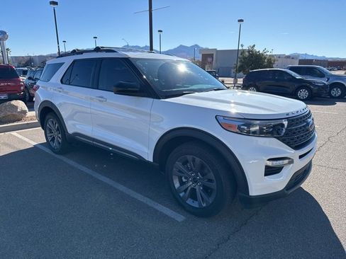 Used 2023 Ford Explorer XLT w/ Equipment Group 202A image 4