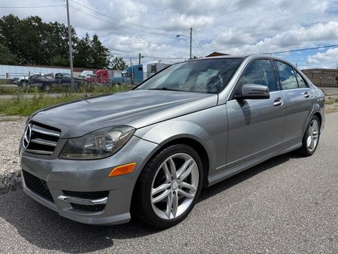 Used 2014 Mercedes-Benz C 250 Sedan image 7
