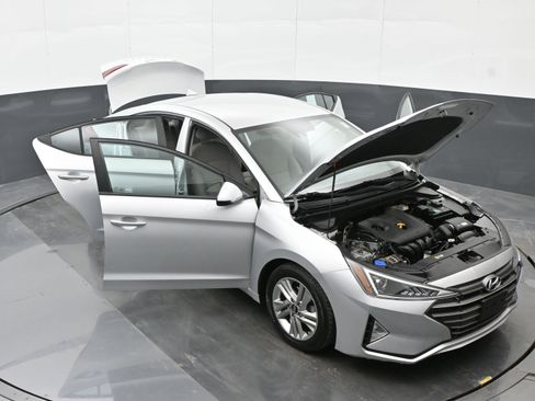 Used 2019 Hyundai Elantra SEL image 45