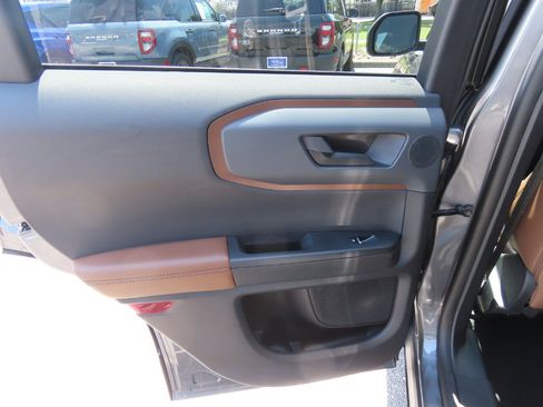 Certified 2024 Ford Bronco Sport Outer Banks w/ Tech Package AWD/4WD image 17