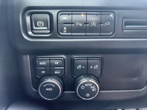 Used 2021 Chevrolet Tahoe RST w/ Luxury Package AWD/4WD image 18